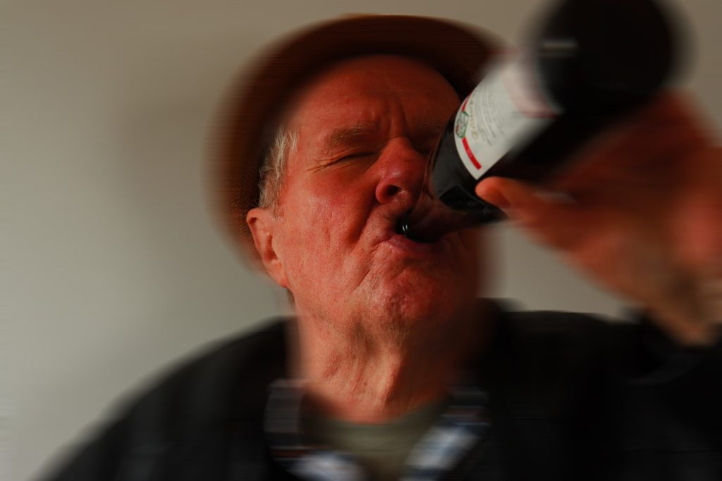 Alcoholic Man Beer Drinking  - geralt / Pixabay