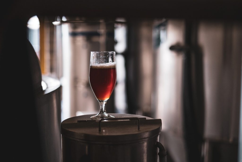 Beer Glass Drink Alcohol Pub  - talktotippers / Pixabay