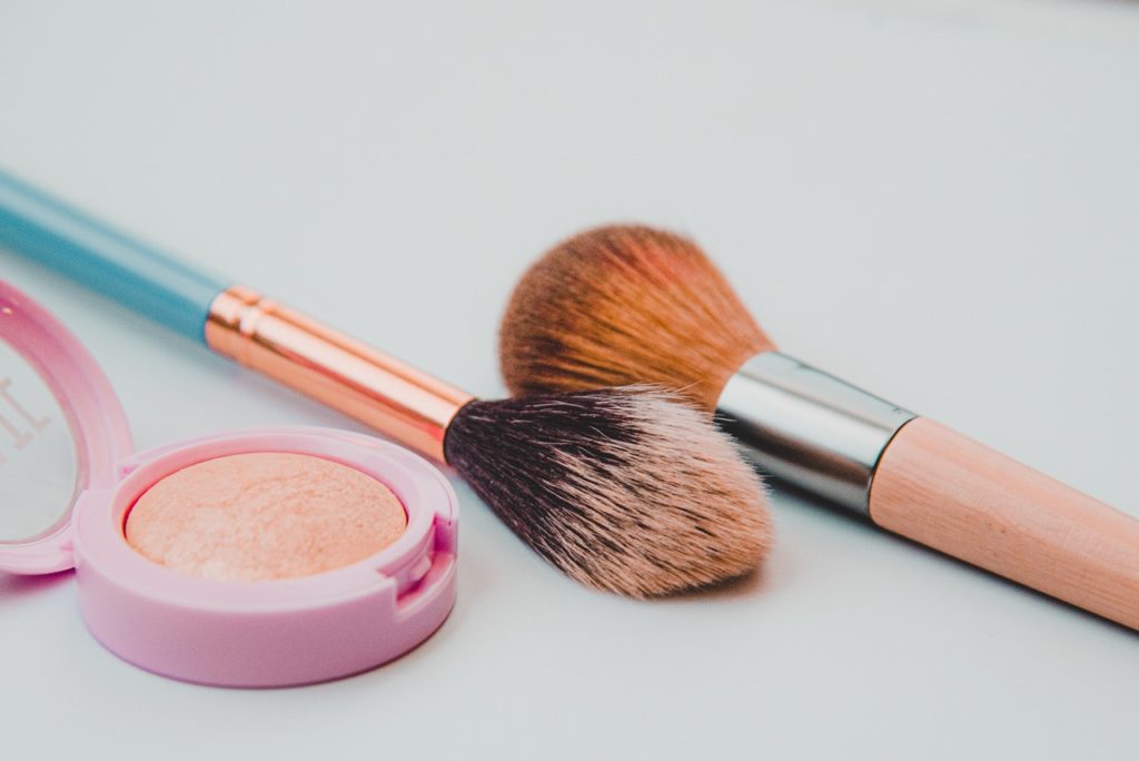 Brushes Makeup Beauty Fashion Face  - hoffmanbrin / Pixabay