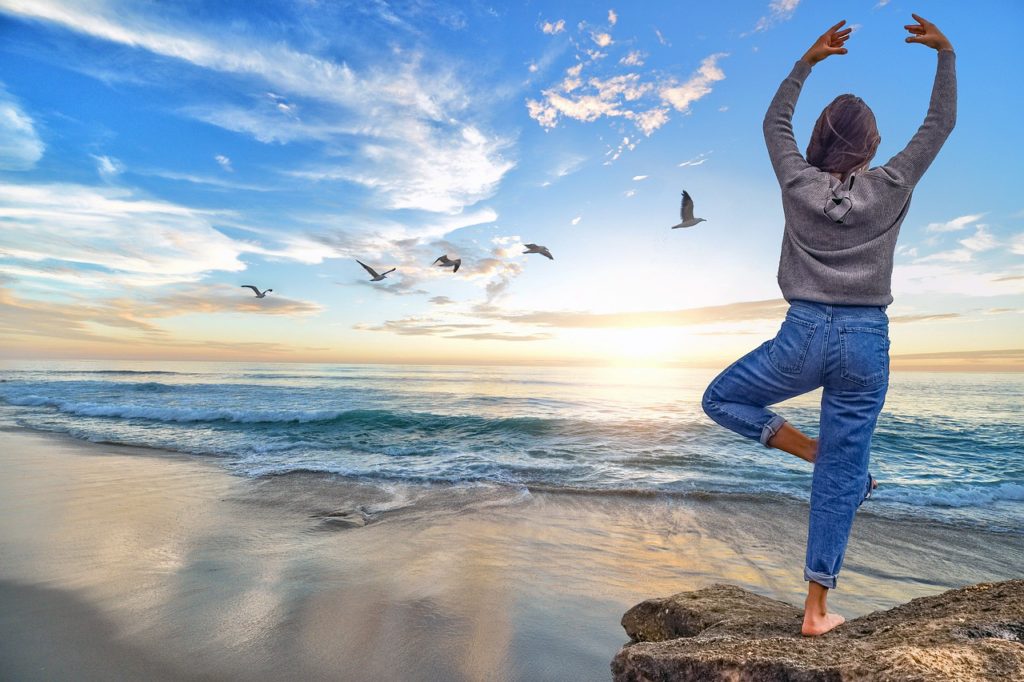 Yoga Beach Girl Meditation - dimitrisvetsikas1969 / Pixabay