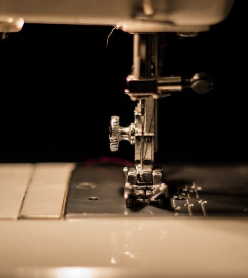 Sew Sewing Machine Sewing Room  - AmnaS / Pixabay